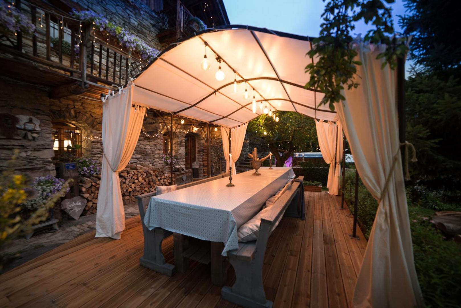 부르생모리스 La Ferme D'Angele B&B 외부 사진